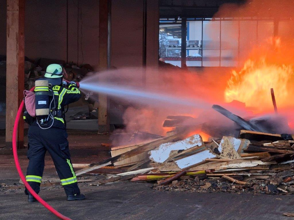 F 2 Brand Industriebetrieb 2025 016