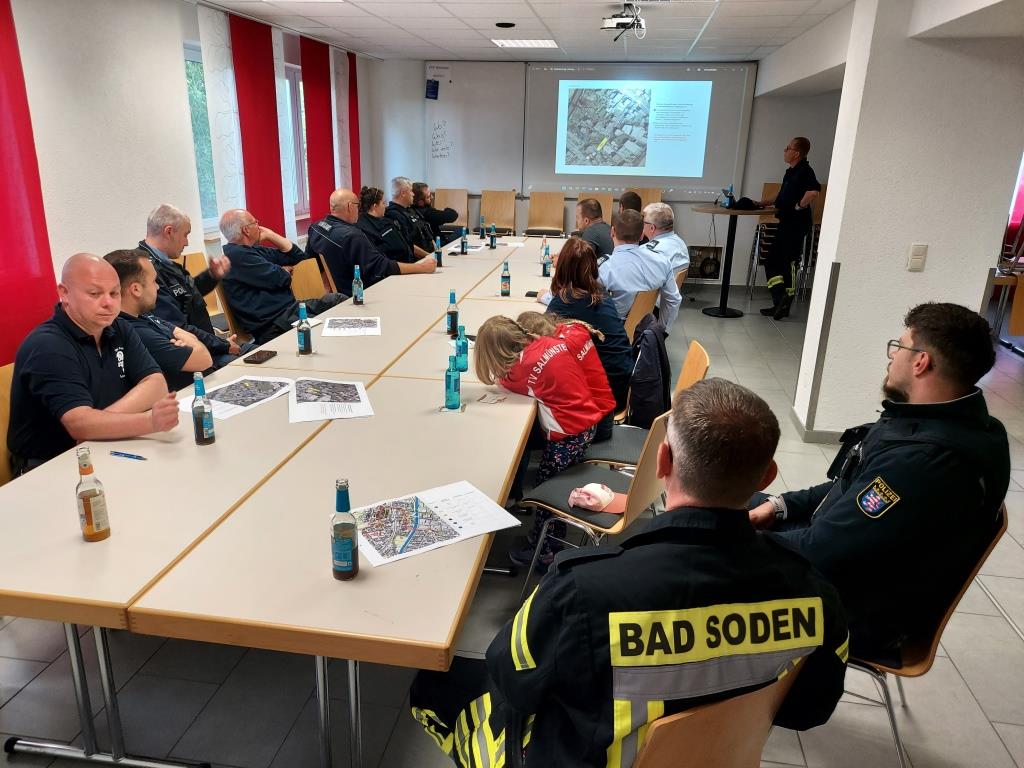 H 1 Absicherung Festzug 100 Jahre FF 2025 003