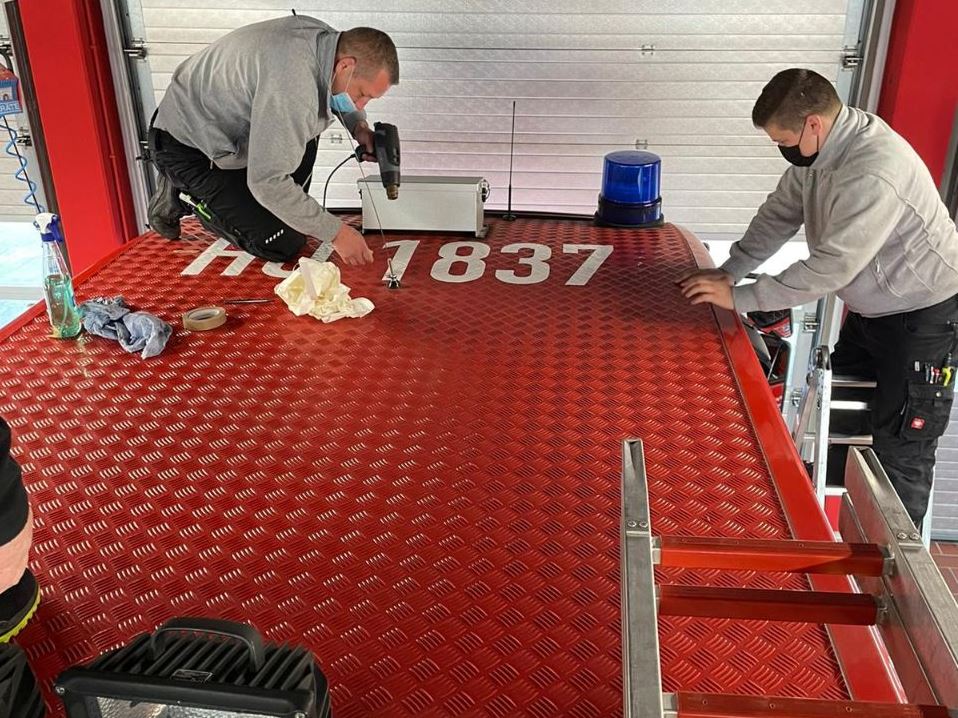 Fahrzeuge Dachbeklebung 2021 002