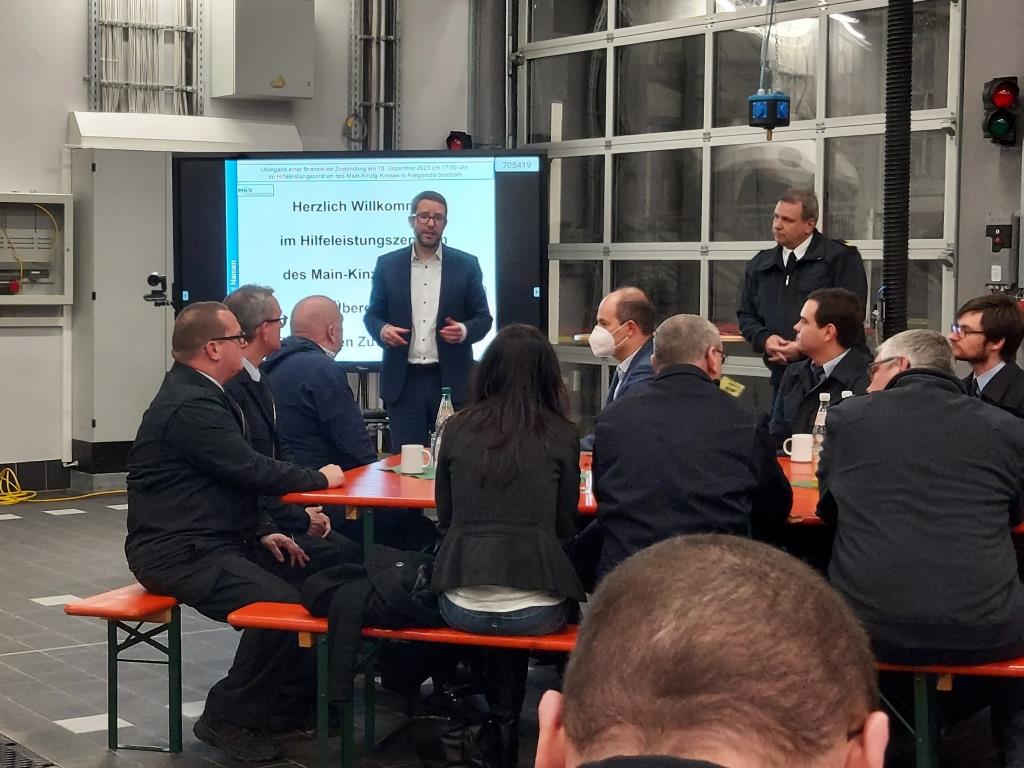 FF MKK Scheckuebergabe MTW Salmuenster 2023 005