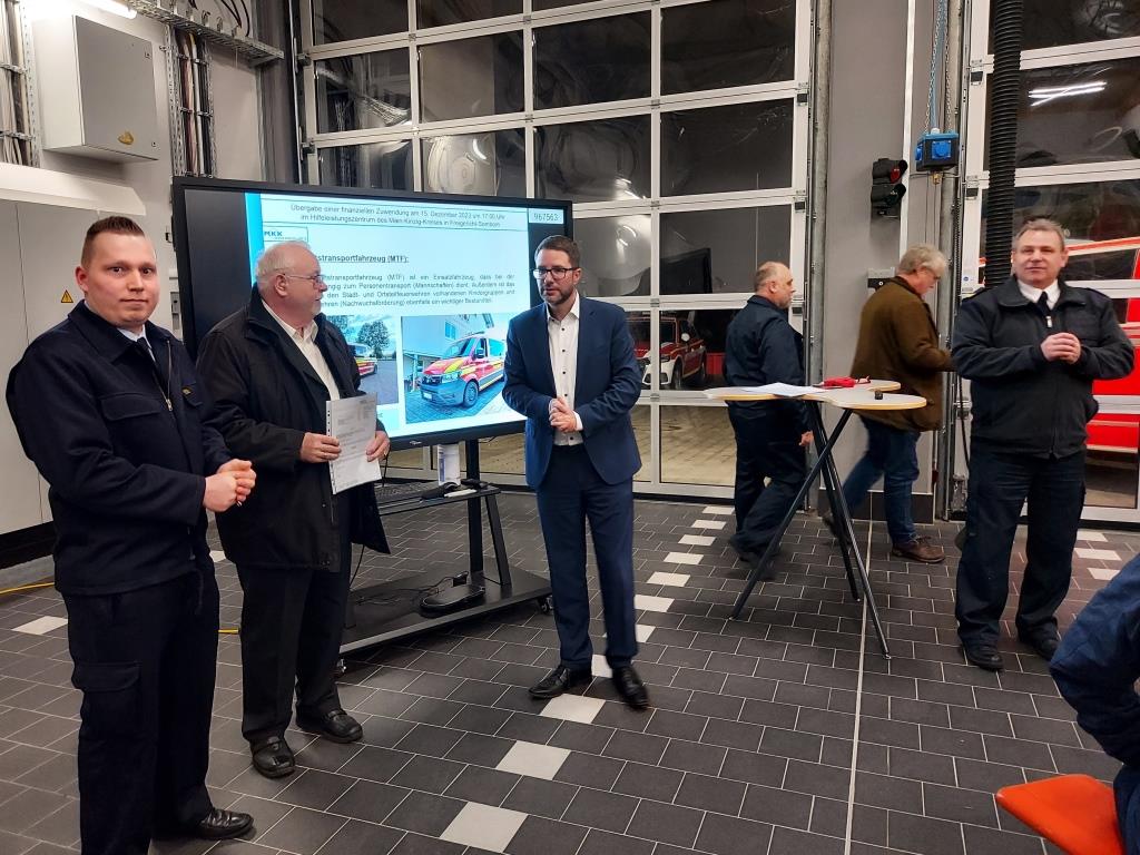 FF MKK Scheckuebergabe MTW Salmuenster 2023 008