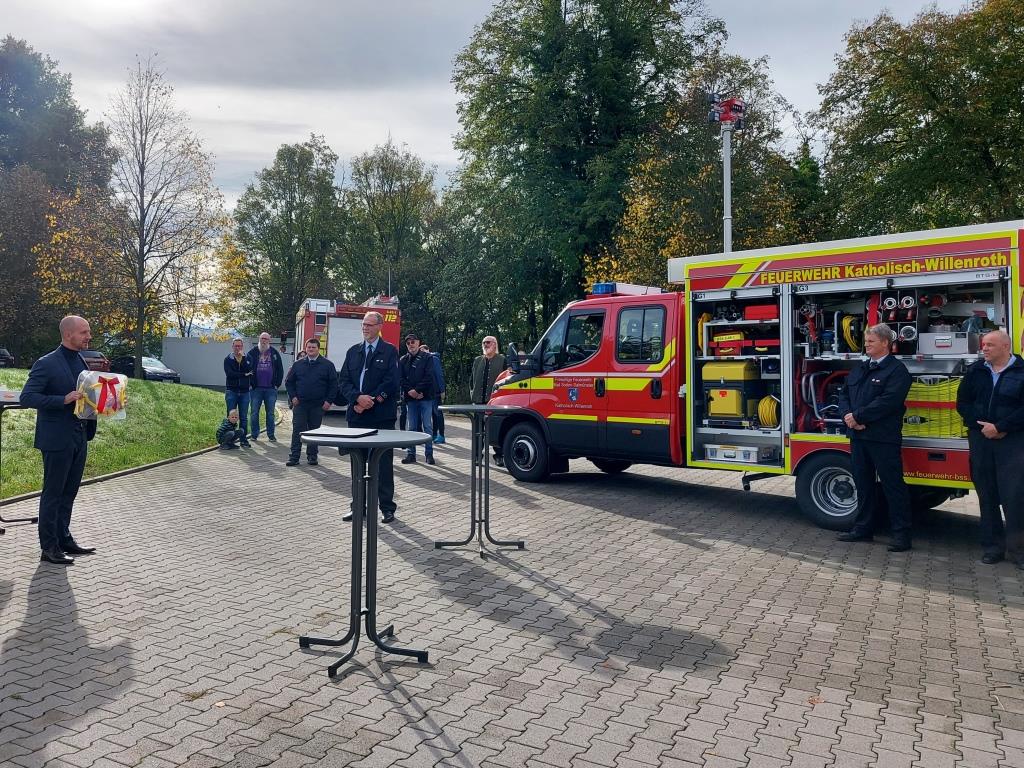 Einweihung Feuerwehrhaus und TSF W Katholisch Willenroth 2022 014