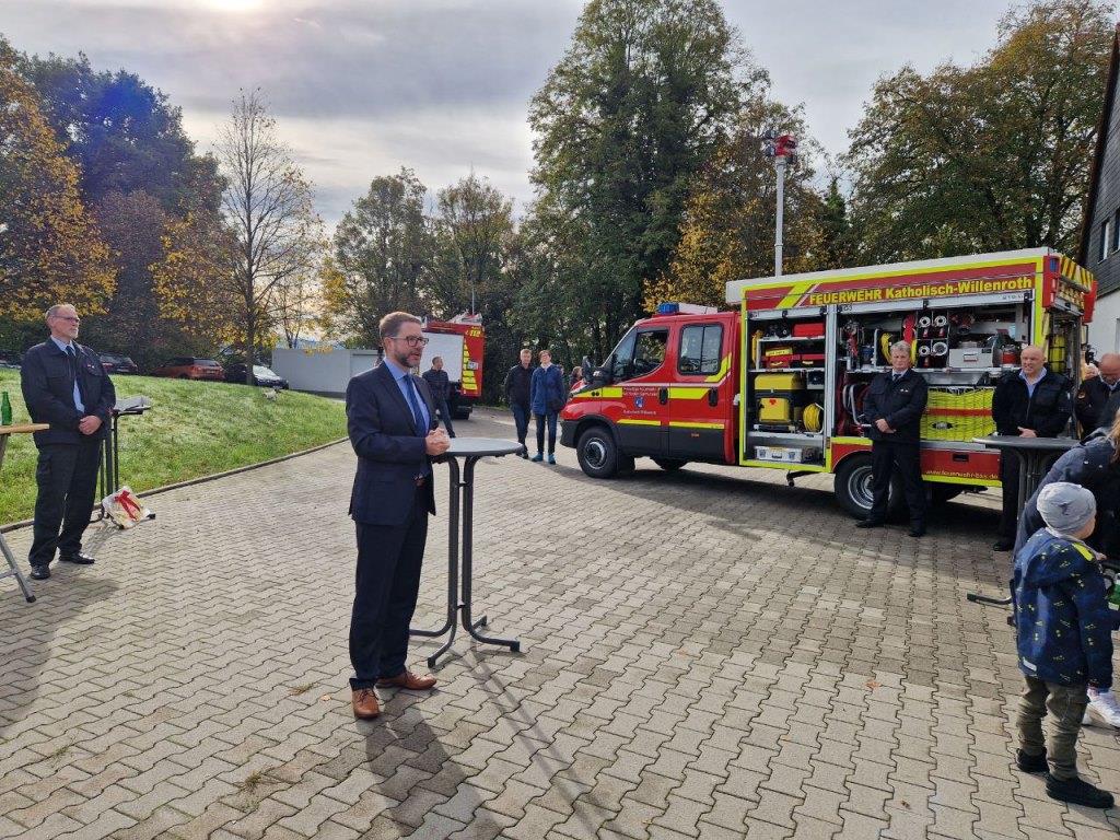 Einweihung Feuerwehrhaus und TSF W Katholisch Willenroth 2022 043
