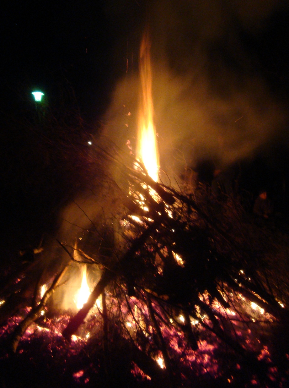 Hutzelfeuer_Ahl_001