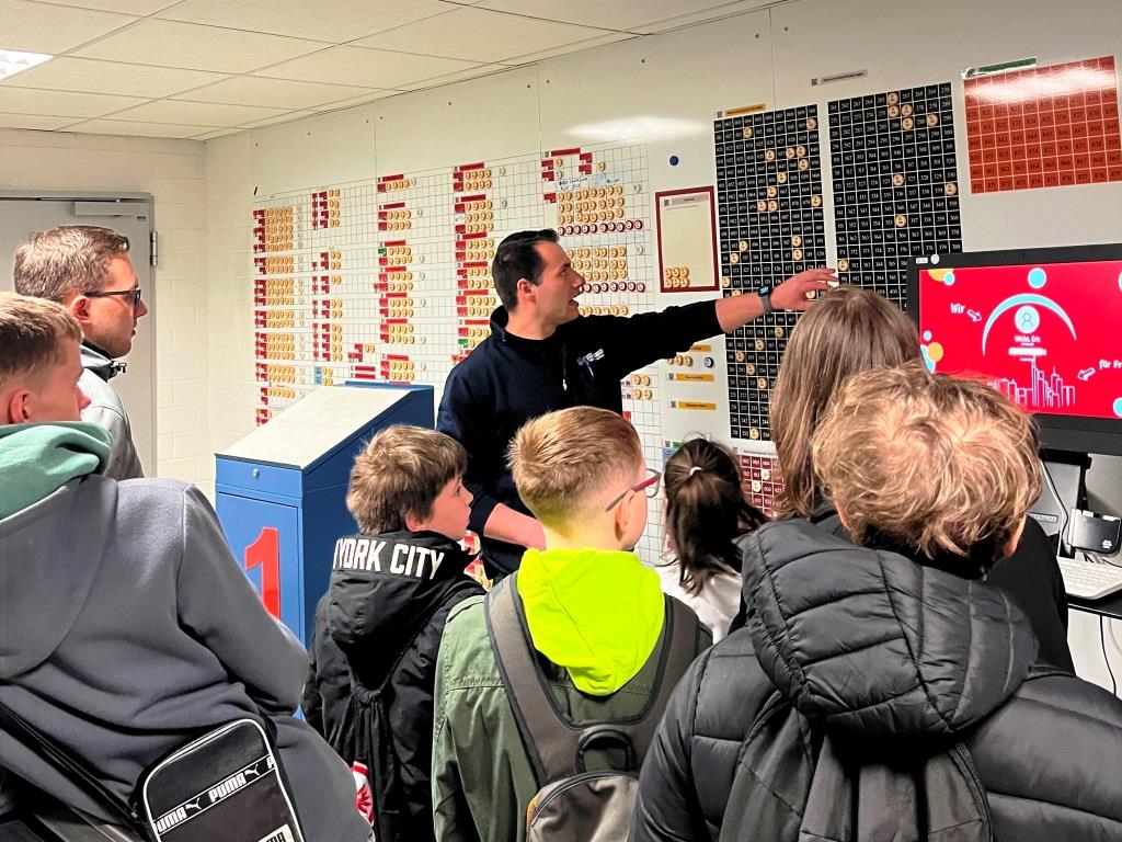 JF Salmuenster Besuch BF Frankfurt 2025 004