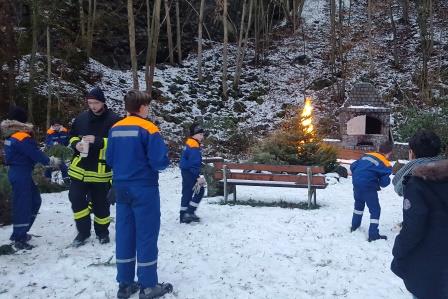 JF Kerbersdorf Weihnachtsbaum Aktion 2017 001