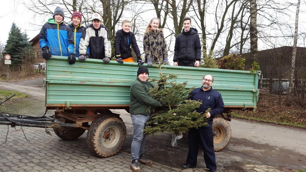 JF Aktion Weihnachtsbaum Einsammeln 2018 017