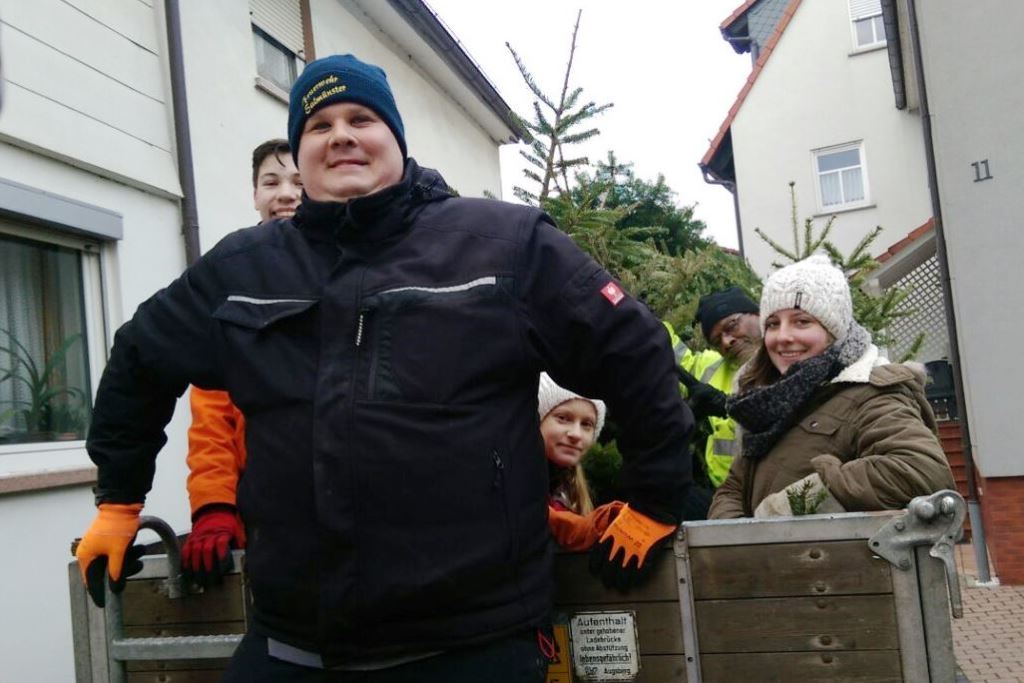 JF Aktion Weihnachtsbaum Einsammeln 2018 028