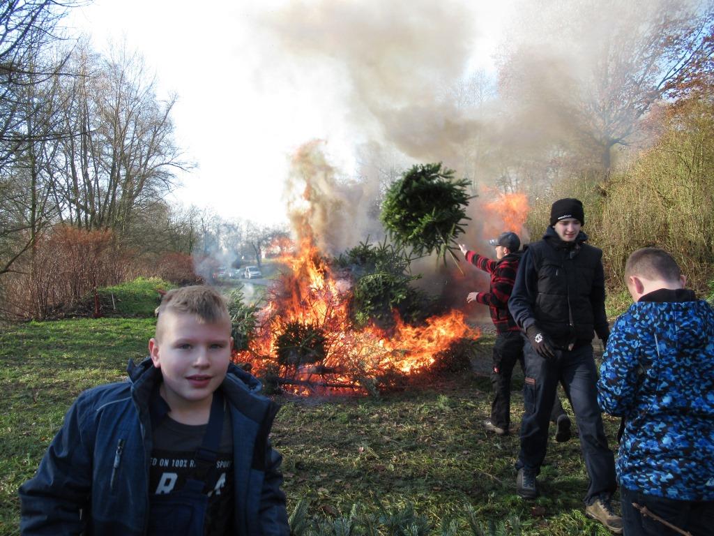 JF BSS Weihnachtsbaum Einsammeln 2020 005