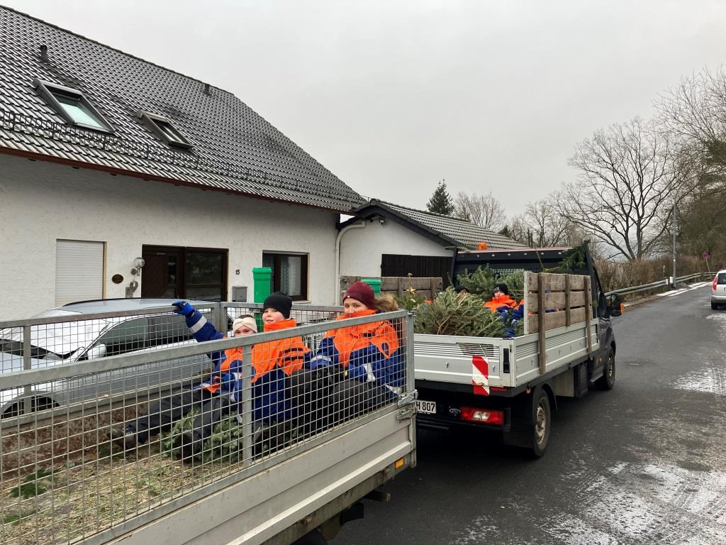 JF BSS Weihnachtsbaum Einsammeln 2024 039