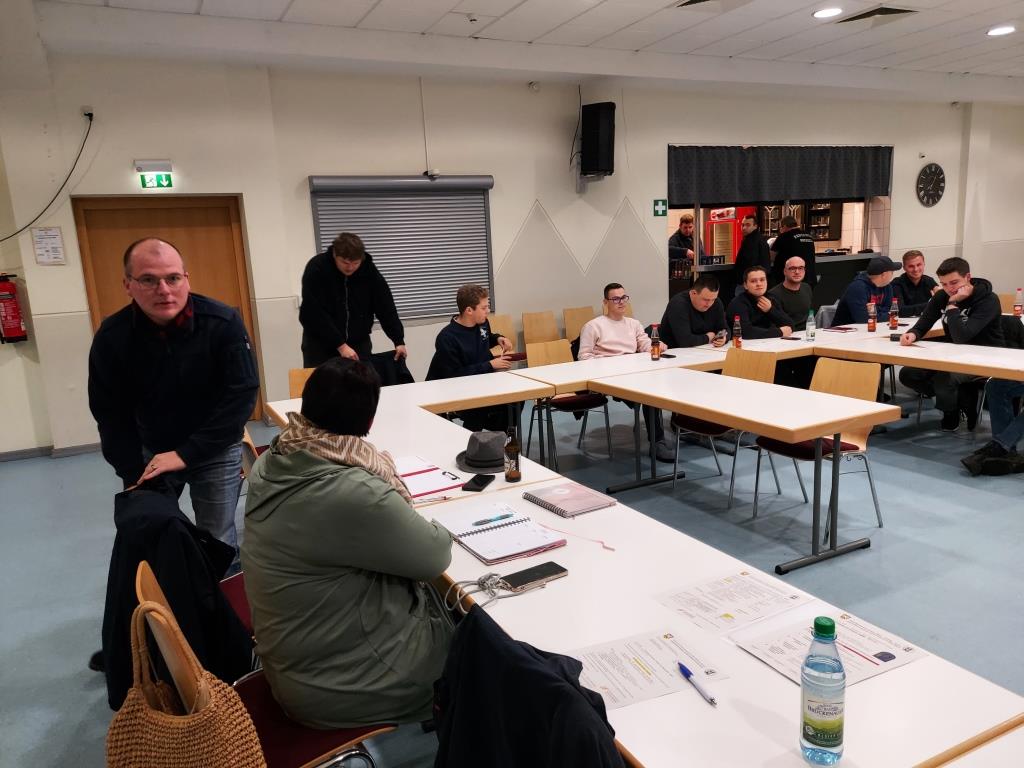 2023 11 30 JF UV Slue JF Betreuer innen Treffen Oberzell 003