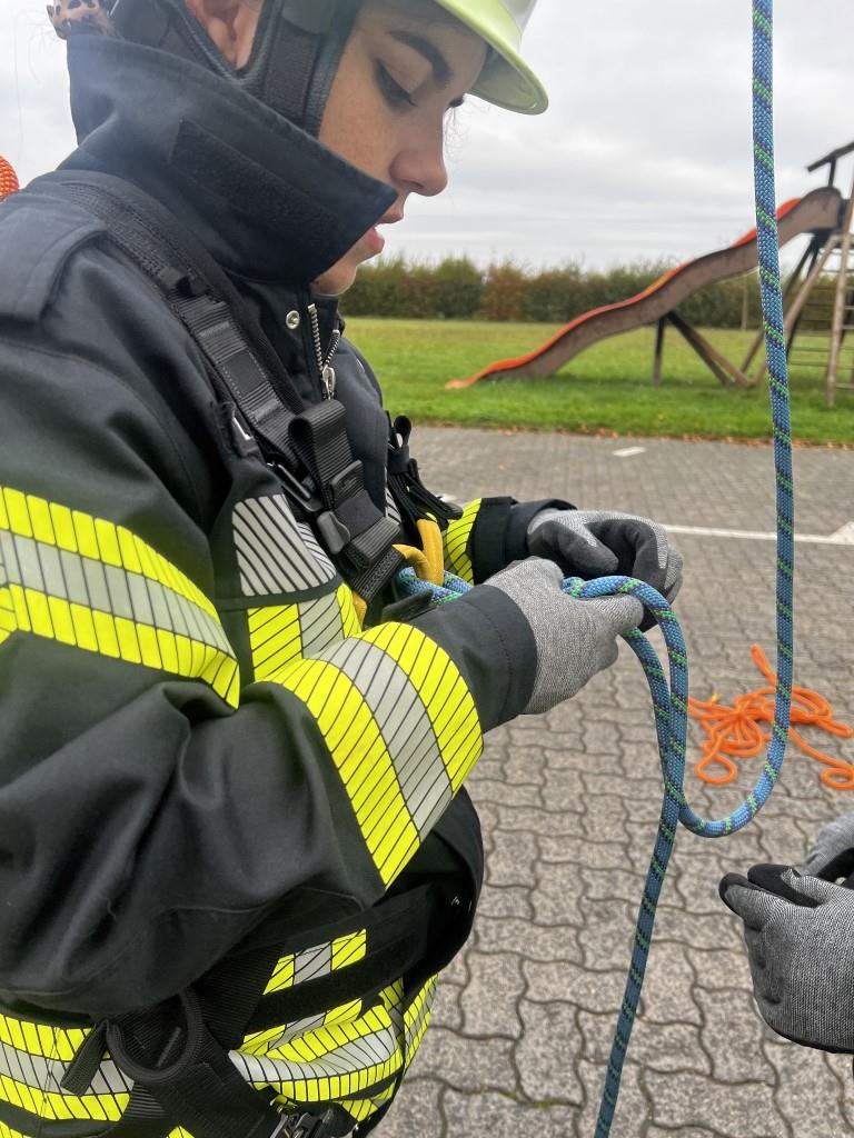 FF MKK Lehrgang Absturzsicherung 2024 001