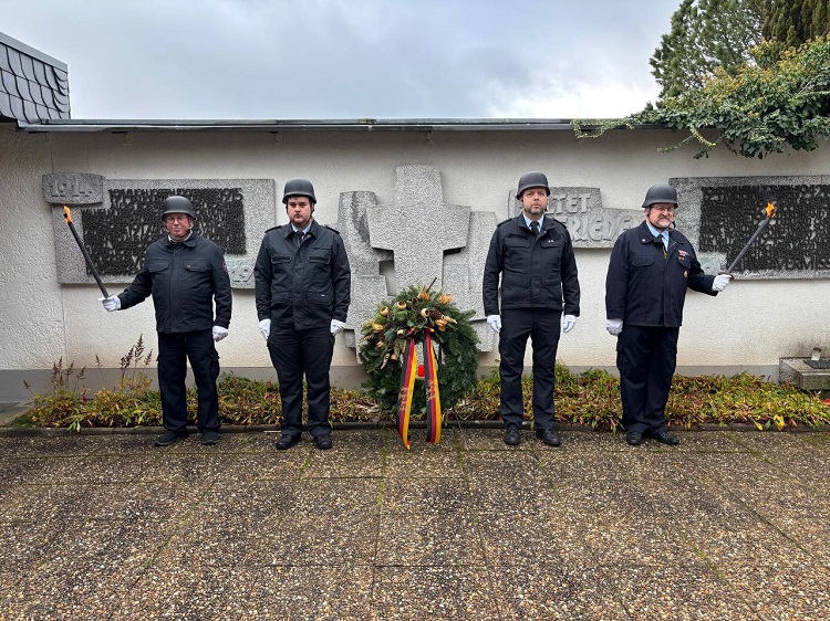 2025 11 16 FF Huttengrund Volkstrauertag 2025 003